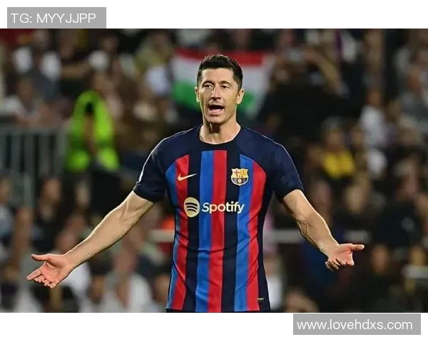 巴萨制胜却现内讧！莱万枯坐板凳赛后勃然离场，不满主帅弗里克排兵布阵